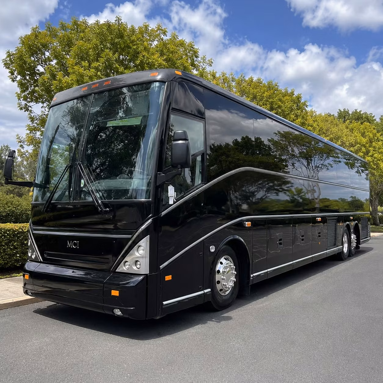 minibus rentals for smaller concert groups heading out from pasadena